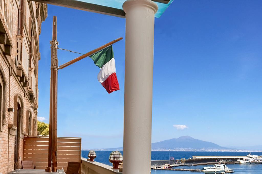 Yacht Club Capo Cervo Suites B&B Σορέντο Εξωτερικό φωτογραφία