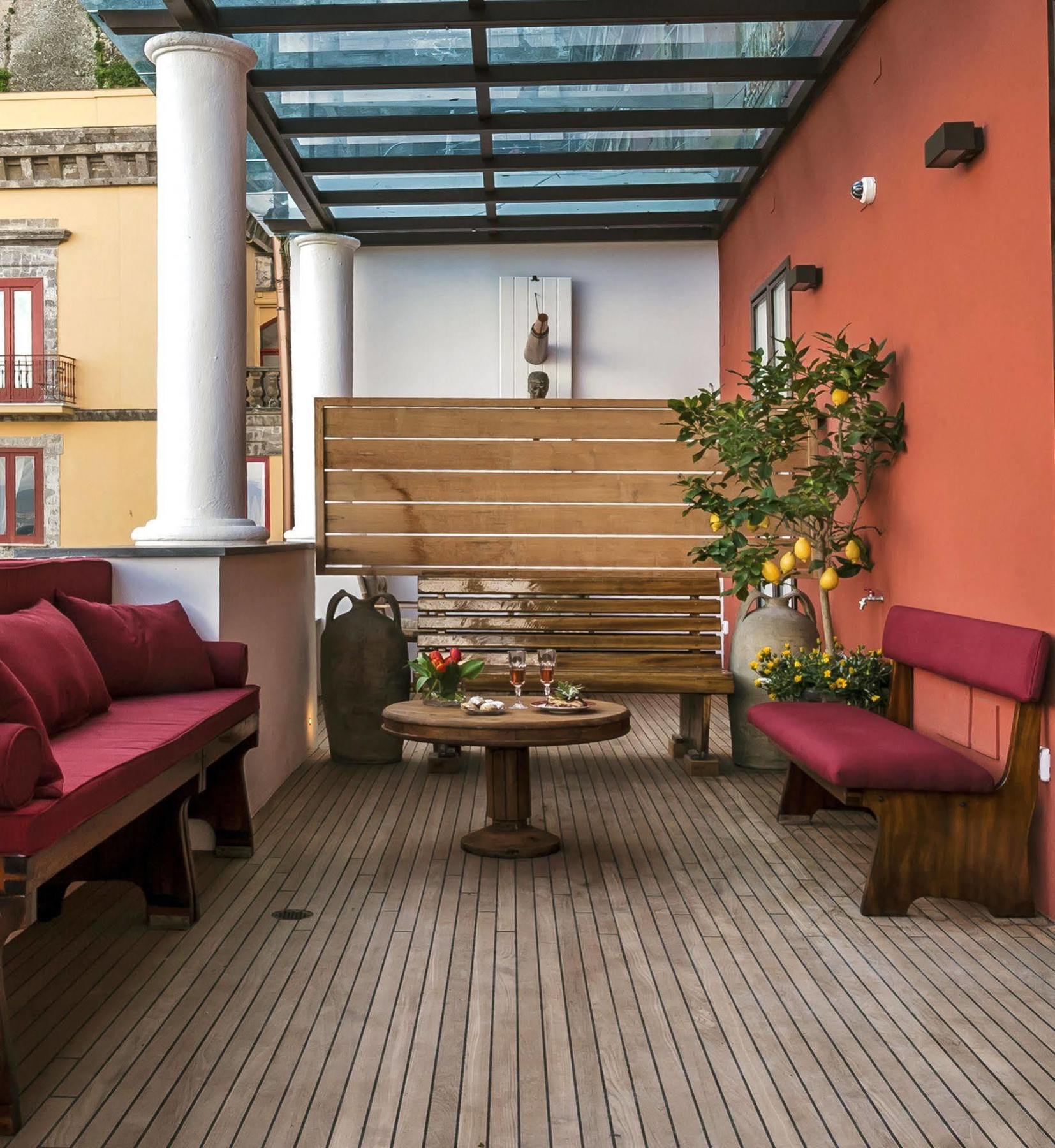 Yacht Club Capo Cervo Suites B&B Σορέντο Εξωτερικό φωτογραφία